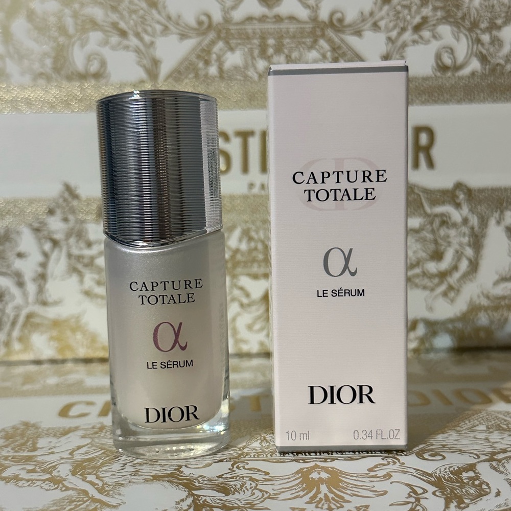 New in box Christian Dior CD Capture Totale Le Serum 10 mL